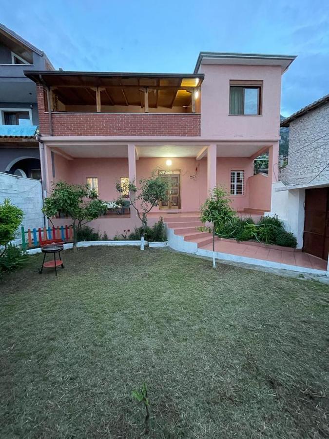 8 Villa