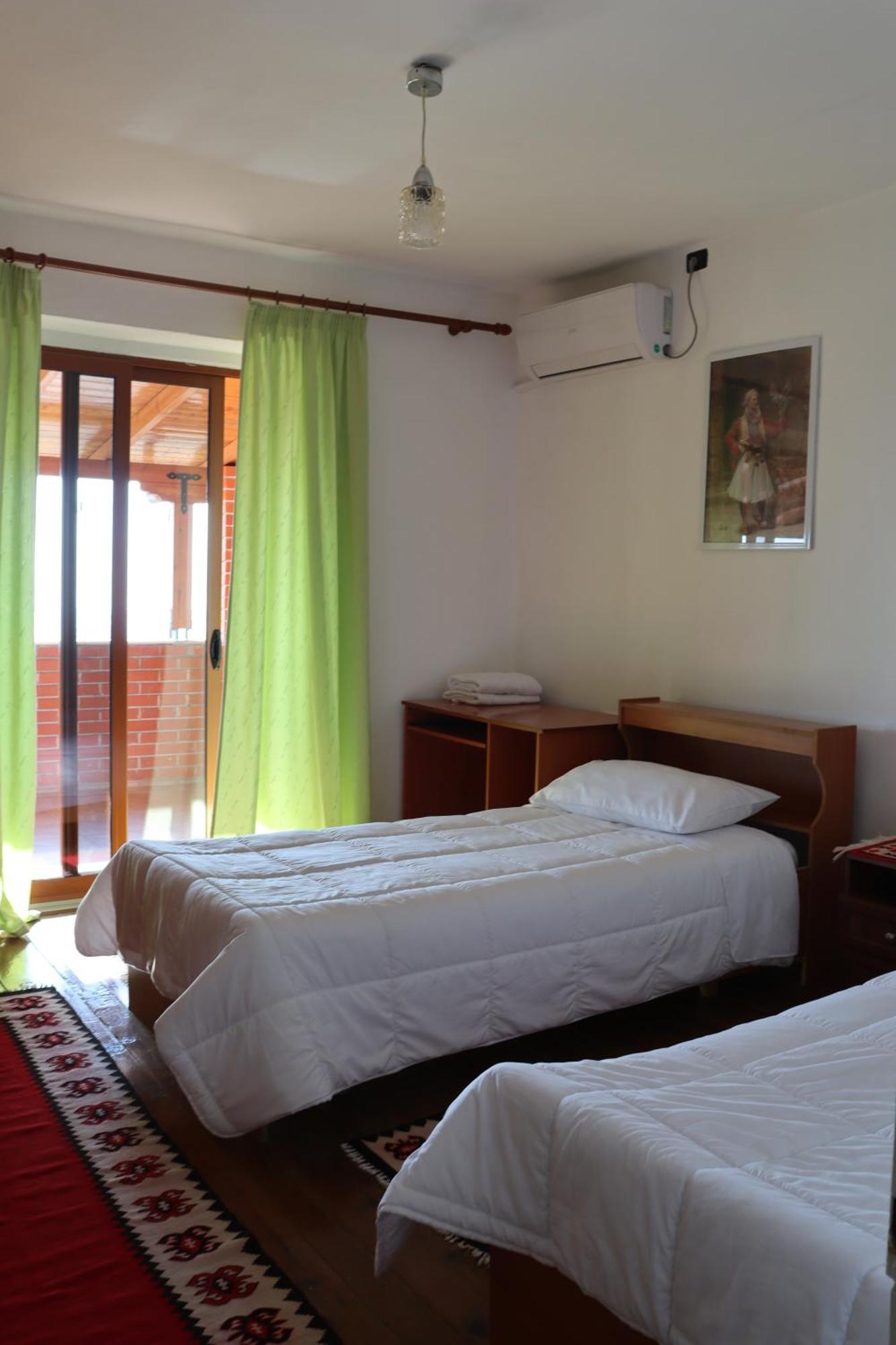 8 Krujë